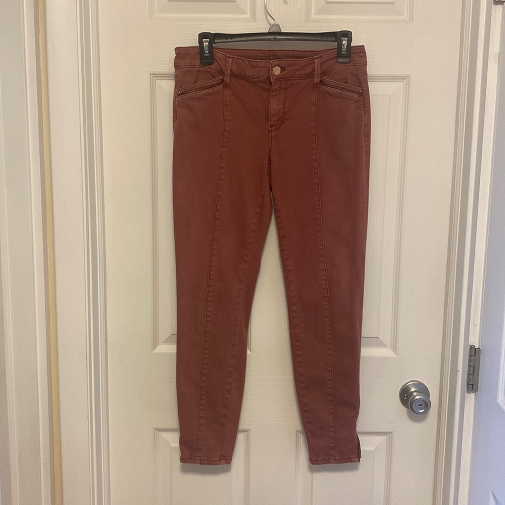 White House Black Market skimmer pants